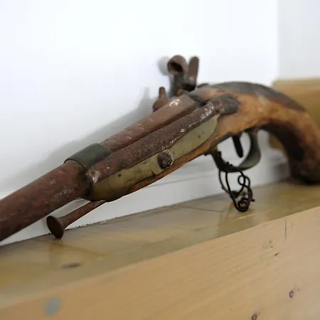 1880 Luxury Идра